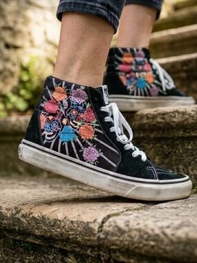 Vans Black High-Top Sugar Skull Print Sneakers Sz 6.5